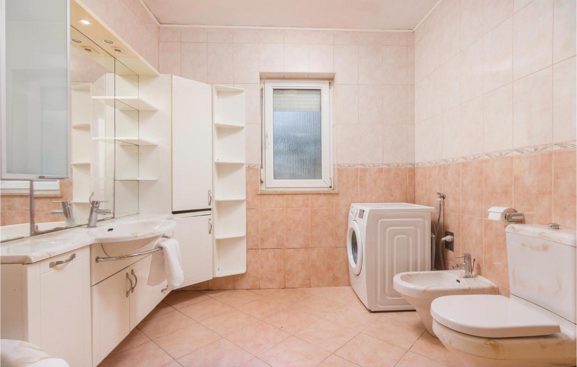 8 Bedroom Awesome Home In Pula Exterior foto